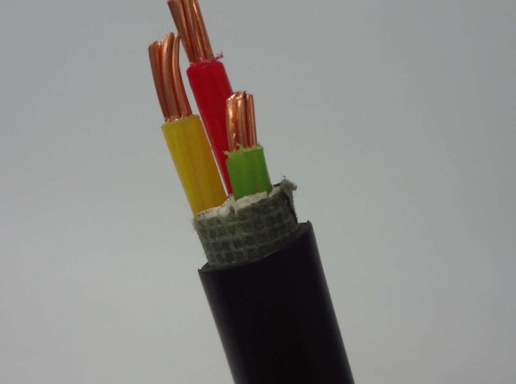 電線電纜產(chǎn)品結(jié)構(gòu)越復(fù)雜，疊加的層次就越多.jpg